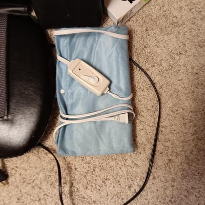 SEAT MASSAGER, HEATING PAD & HANDHELD DEEP HEAT MASSAGER
