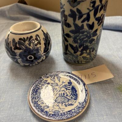 Blue & white pieces