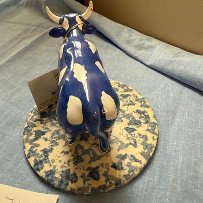 Blue/white cow