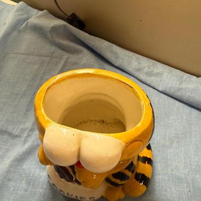 Garfield cookie jar