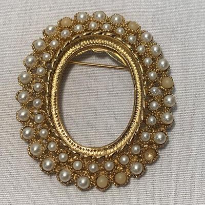 Opulent Vintage Brooches and More (ST-HS)