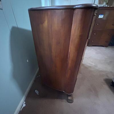 Four Drawer Serpentine W/Claw Feet Dresser (PB-BB)