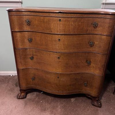Four Drawer Serpentine W/Claw Feet Dresser (PB-BB)
