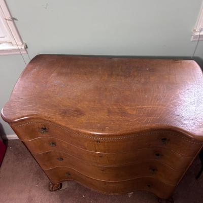 Four Drawer Serpentine W/Claw Feet Dresser (PB-BB)