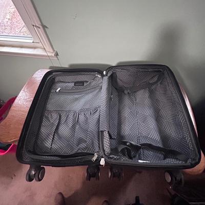 Five Piece Luggage Lot with Converters (PB-BB)