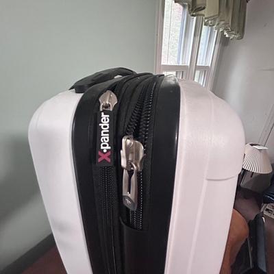 Five Piece Luggage Lot with Converters (PB-BB)
