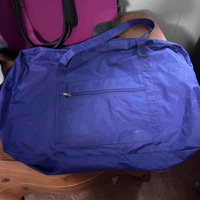 Five Piece Luggage Lot with Converters (PB-BB)