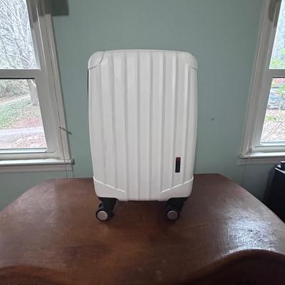Five Piece Luggage Lot with Converters (PB-BB)