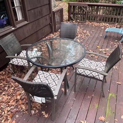 Patio Table and Chairs (D-BB)