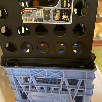 2 plastic crates