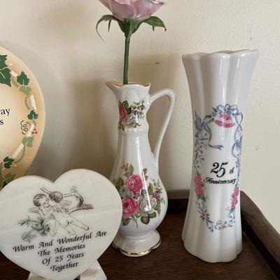 Anniversary gifts and 2 vases