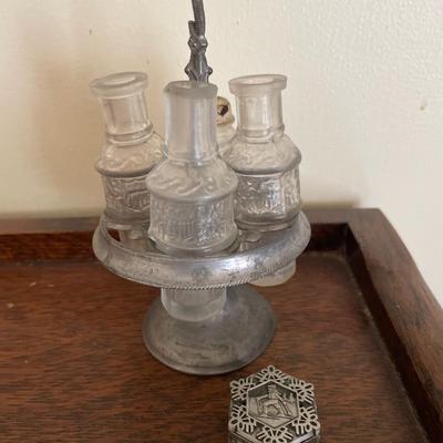 Mini bottle set and ski trinket box