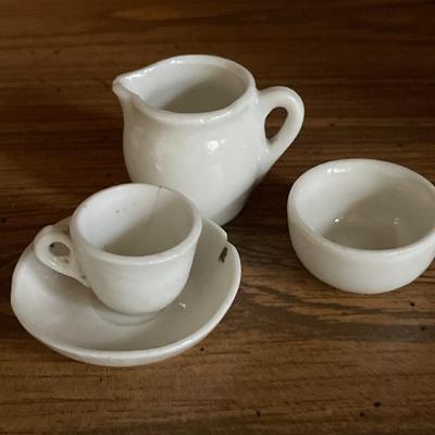 Mini pitchers and tea sets