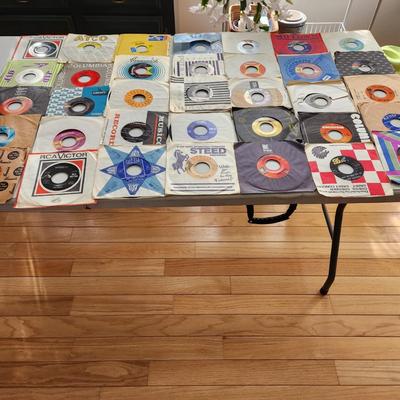 Lot of 35 Vinyl Records 45rpm Johnny Nash, The Equals, The Kingsmen, The Box Tops, Four Tops, Johnny Rivers