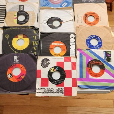 Lot of 35 Vinyl Records 45rpm Johnny Nash, The Equals, The Kingsmen, The Box Tops, Four Tops, Johnny Rivers