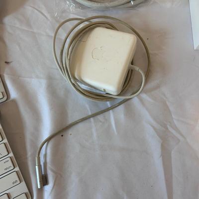Apple Accessories (O-BB)