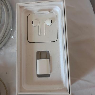 Apple Accessories (O-BB)