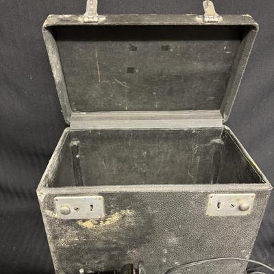 Singer Featherweight Sewing Machine in Carrying Case (BS-TF)