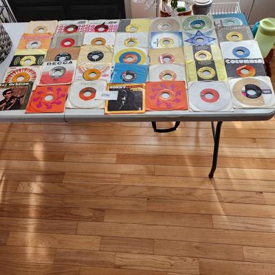 Lot of 35 Vinyl Records 45 rpm Jukebox the Hollies Who ,The Guess Who