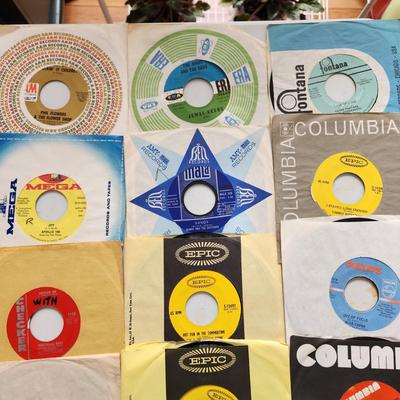 Lot of 35 Vinyl Records 45 rpm Jukebox the Hollies Who ,The Guess Who