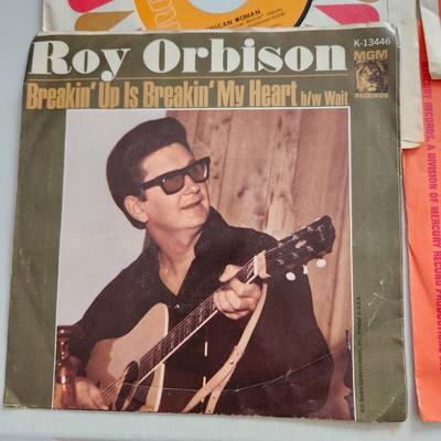 Lot of 35 Vinyl Records 45 rpm Jukebox the Hollies Who ,The Guess Who