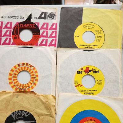 Lot of 35 Vinyl Records 45 rpm Jukebox the Hollies Who ,The Guess Who