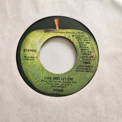 Lot of 35 Vinyl Records 45 rpm Jukebox Wings, Young Rascals, Roy Orbison, Otis Redding