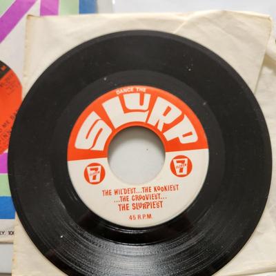 Lot of 35 Vinyl Records 45 rpm Jukebox Wings, Young Rascals, Roy Orbison, Otis Redding