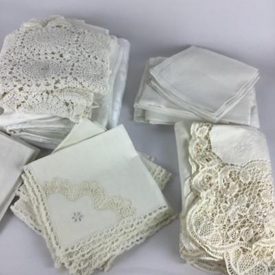 281 Lace Napkins and Table Cloths