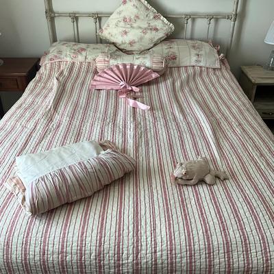 296 Pink Queen/Full Bedding