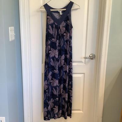 416 Natori Robe w/ Alfani Nightgowns