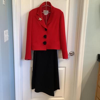 419 Rickie Freeman for Teri Jon 2pc w/Star brooch