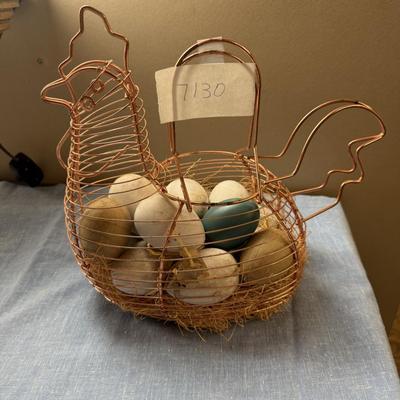 Wire rooster basket