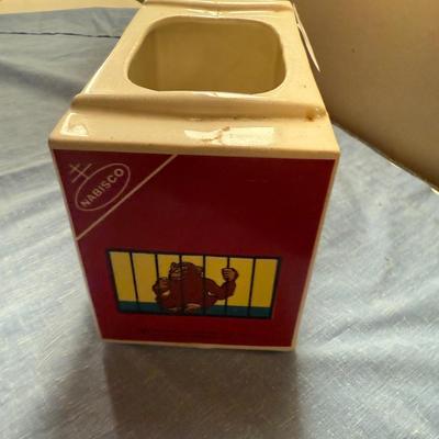 Barnum’s animal cracker cookie jar