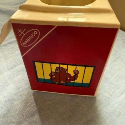 Barnum’s animal cracker cookie jar