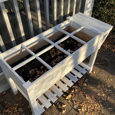 447 White 2 Tier Garden Table