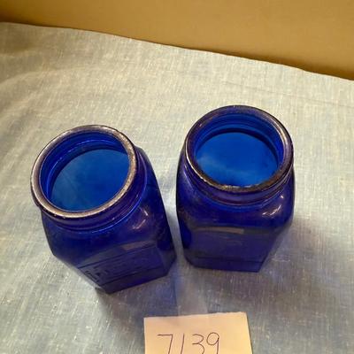 Blue salt & pepper shakers no lids