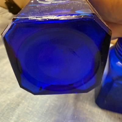 Blue salt & pepper shakers no lids