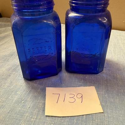 Blue salt & pepper shakers no lids