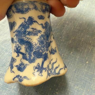 Blue & white shakers