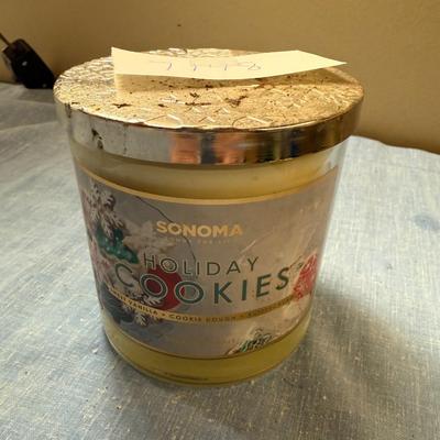 Holiday cookies candle