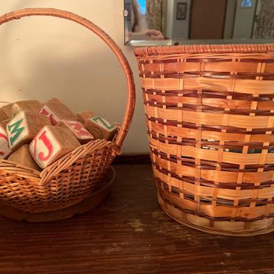 Wicker basket and garbage can/plant holder