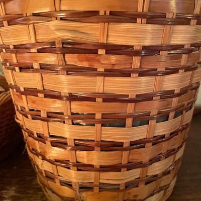 Wicker basket and garbage can/plant holder