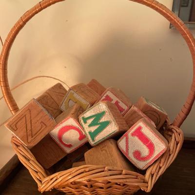 Wicker basket and garbage can/plant holder