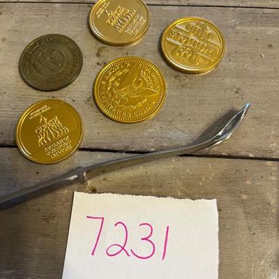 4 Queens coins