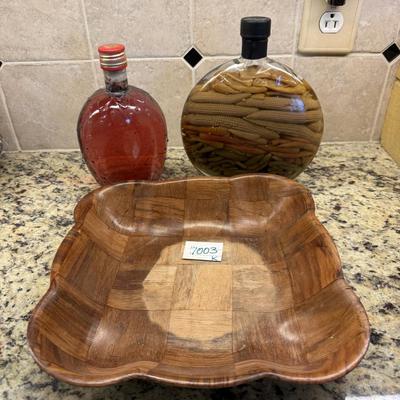Wood bowl & decorative bottles