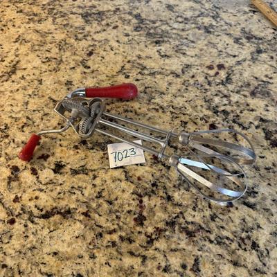 World beater hand mixer