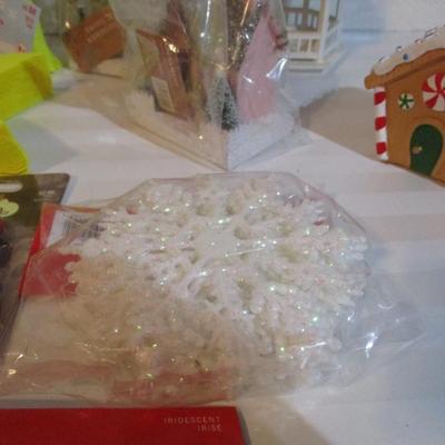 Darice Holiday Crafts - Lemax Village Collectibles Choice LL/MM (See All Pictures)