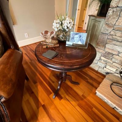 Mahogany Pedestal Side Table