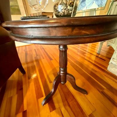 Mahogany Pedestal Side Table